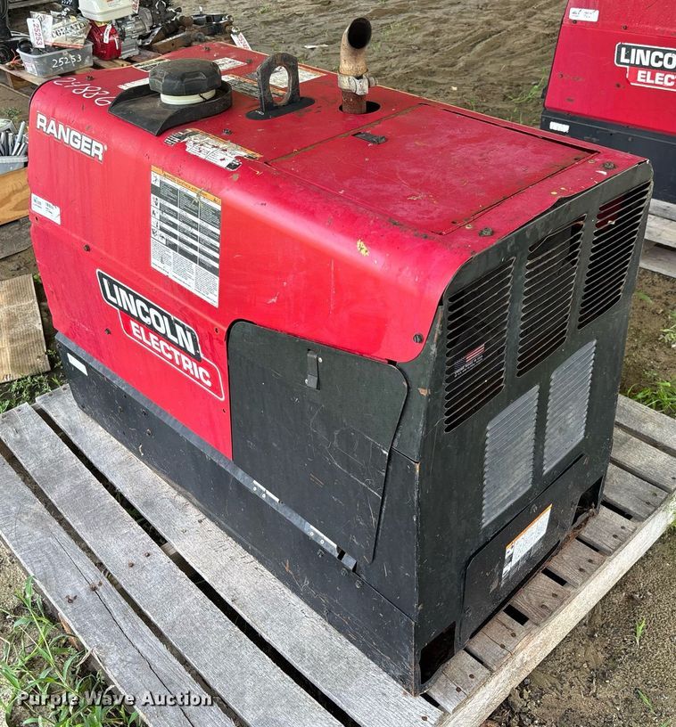 image for item EC3724 Lincoln Electric  Ranger 250 GXT welder/generator
