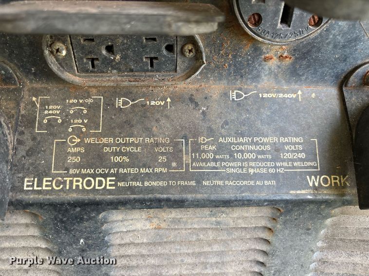 image for item EC3724 Lincoln Electric  Ranger 250 GXT welder/generator