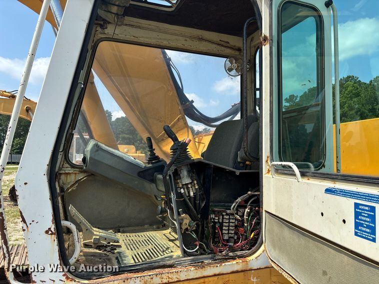 image for item EC3727 Liebherr R912 LC Litronic excavator