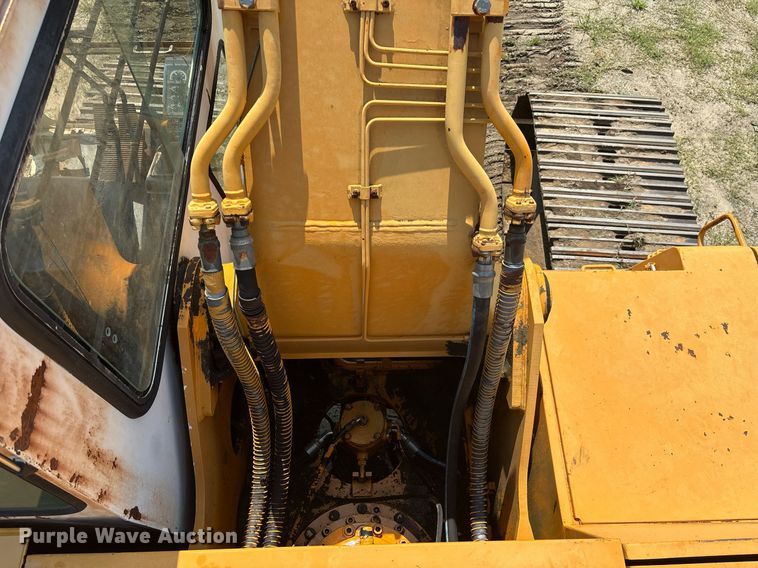 image for item EC3728 1992 Hyundai R290LC excavator