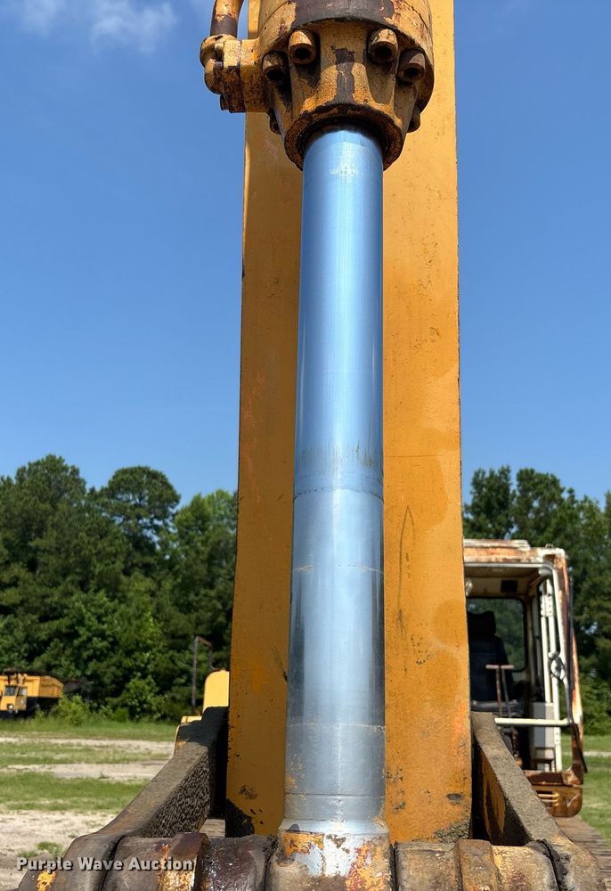 image for item EC3728 1992 Hyundai R290LC excavator