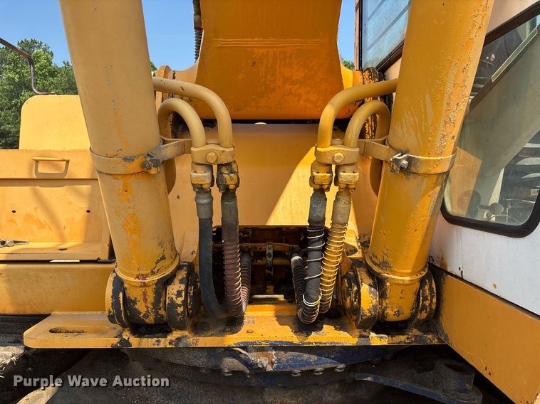 image for item EC3728 1992 Hyundai R290LC excavator