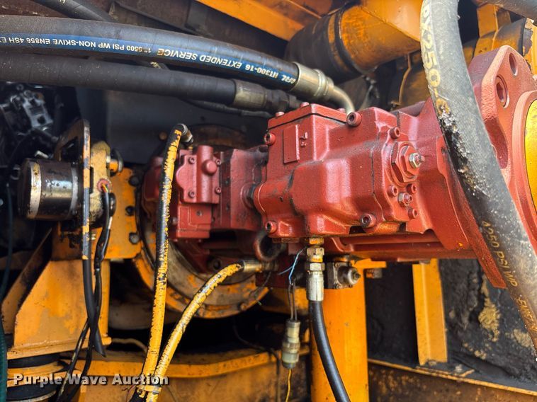 image for item EC3728 1992 Hyundai R290LC excavator