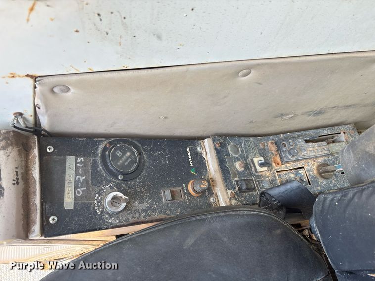 image for item EC3728 1992 Hyundai R290LC excavator