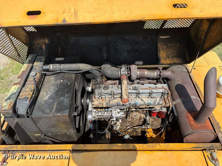 image for item EC3728 1992 Hyundai R290LC excavator