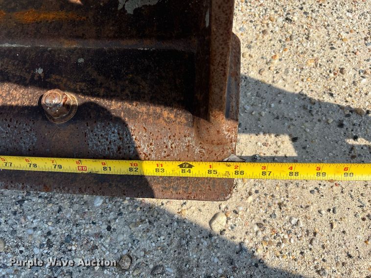 image for item EC3732 2000 John Deere 310E backhoe