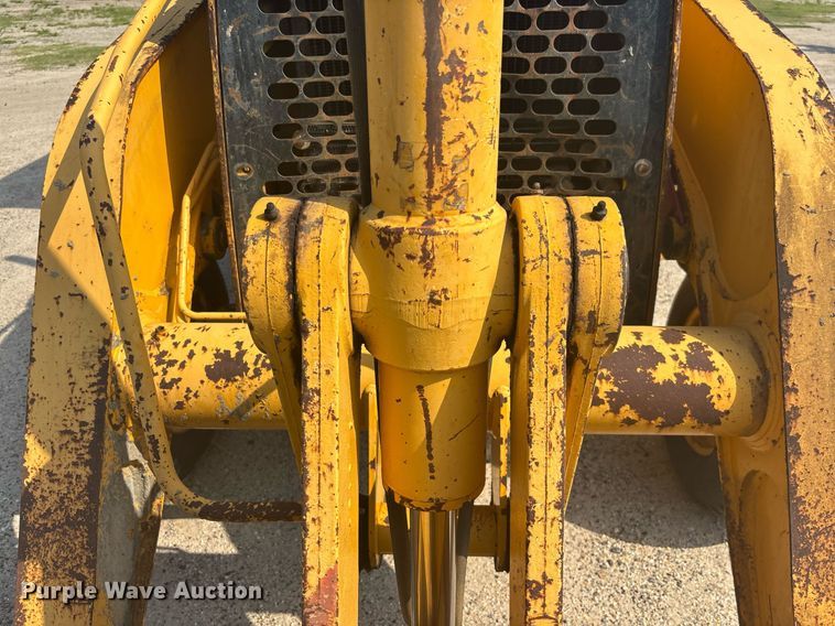 image for item EC3732 2000 John Deere 310E backhoe