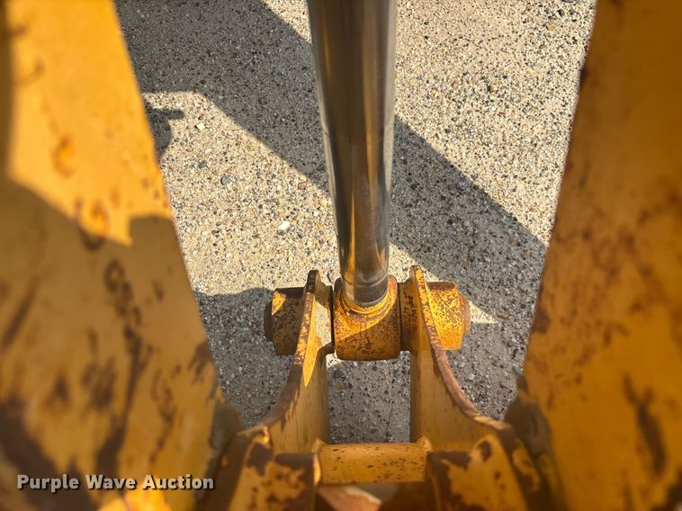 image for item EC3732 2000 John Deere 310E backhoe