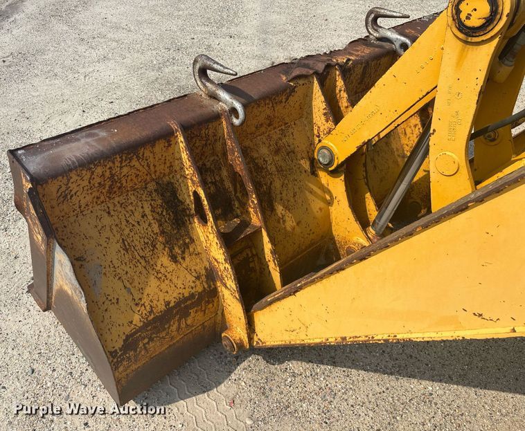 image for item EC3732 2000 John Deere 310E backhoe