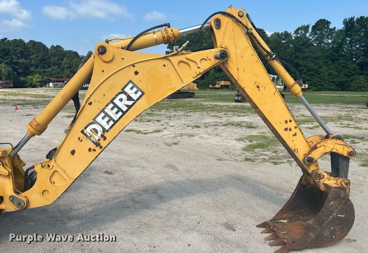 image for item EC3732 2000 John Deere 310E backhoe