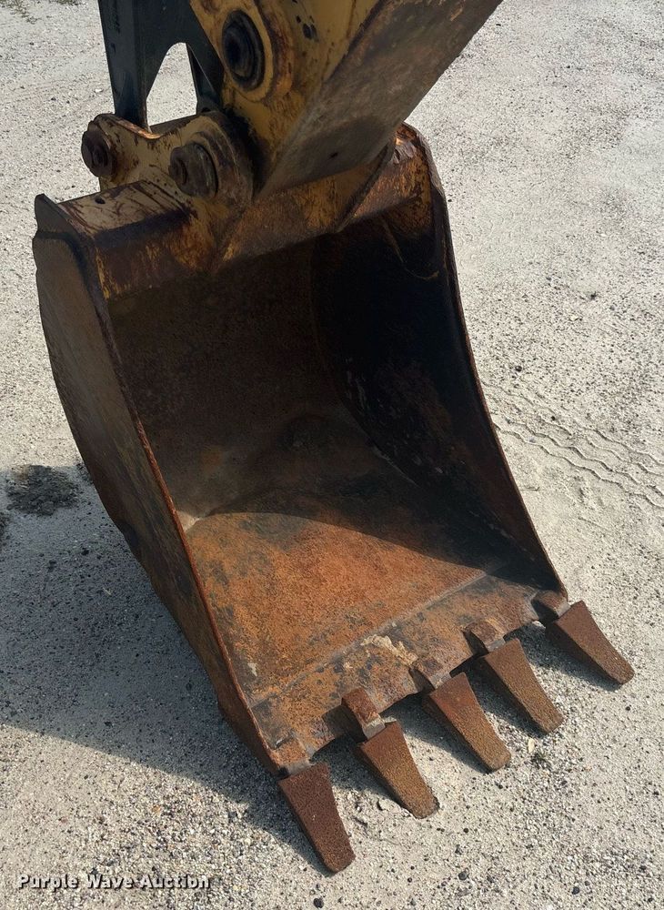 image for item EC3732 2000 John Deere 310E backhoe