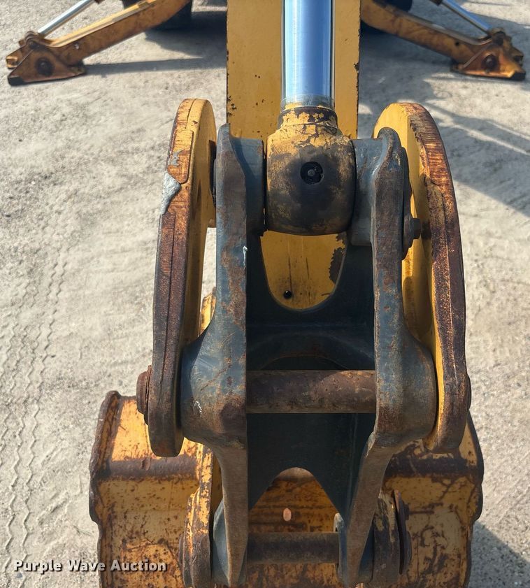 image for item EC3732 2000 John Deere 310E backhoe