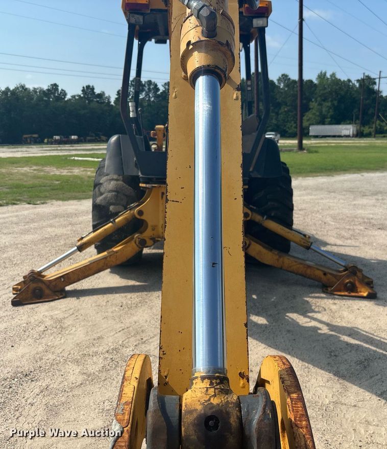 image for item EC3732 2000 John Deere 310E backhoe