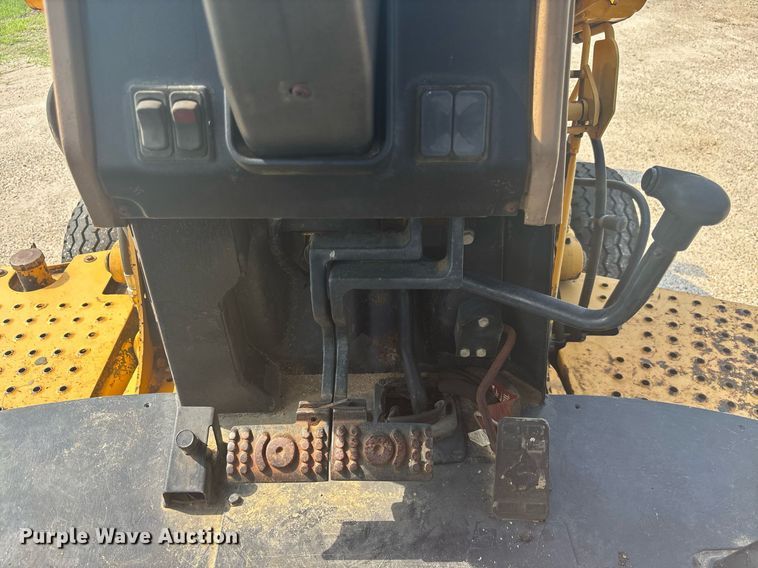 image for item EC3732 2000 John Deere 310E backhoe