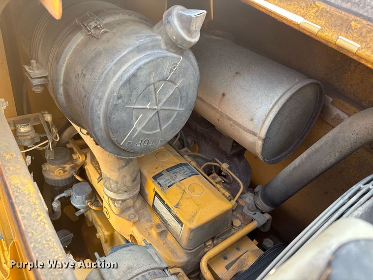 image for item EC3732 2000 John Deere 310E backhoe