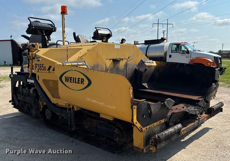 image for item EC3733 2019 Weiler P385B paver