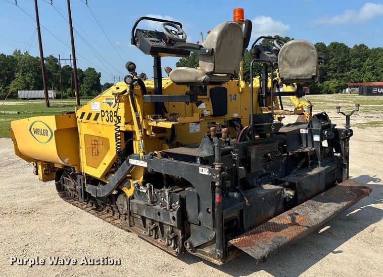 image for item EC3733 2019 Weiler P385B paver