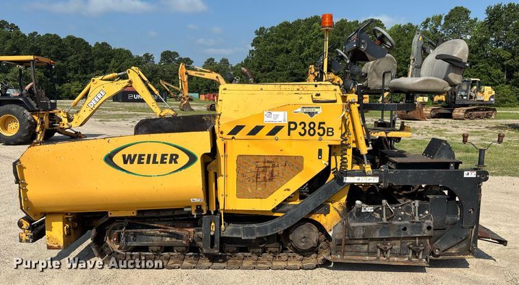 image for item EC3733 2019 Weiler P385B paver