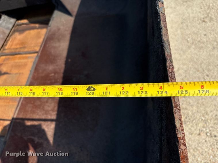 image for item EC3733 2019 Weiler P385B paver