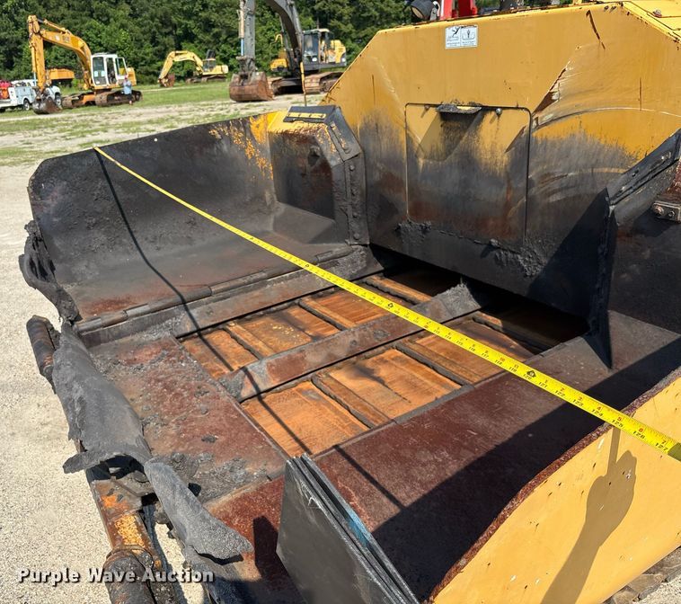 image for item EC3733 2019 Weiler P385B paver