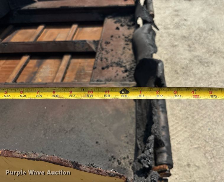 image for item EC3733 2019 Weiler P385B paver