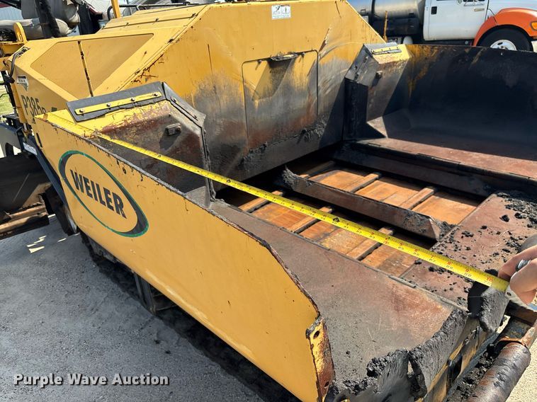 image for item EC3733 2019 Weiler P385B paver