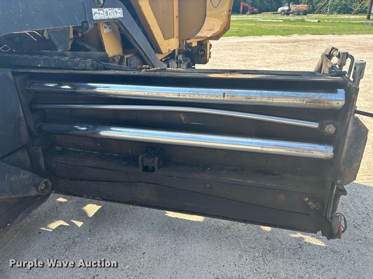 image for item EC3733 2019 Weiler P385B paver