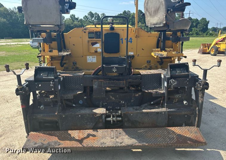 image for item EC3733 2019 Weiler P385B paver