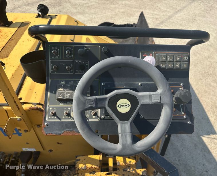 image for item EC3733 2019 Weiler P385B paver