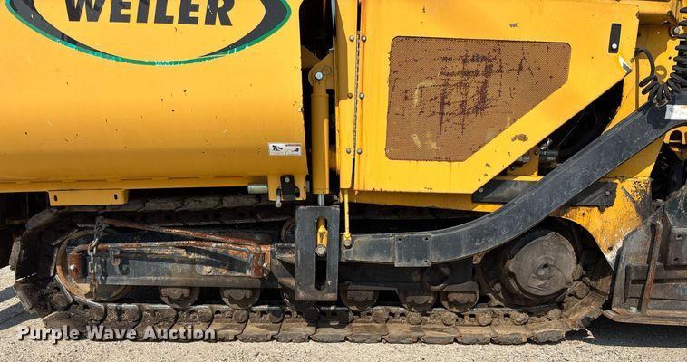 image for item EC3733 2019 Weiler P385B paver