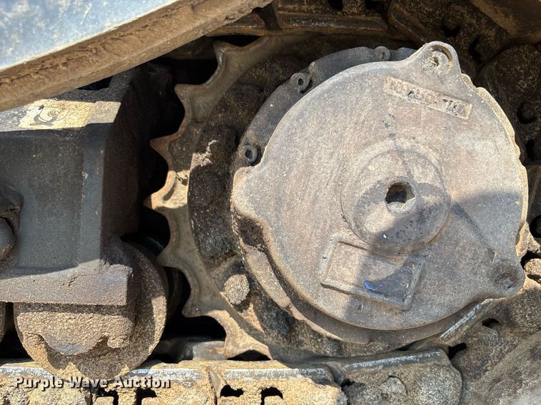 image for item EC3733 2019 Weiler P385B paver