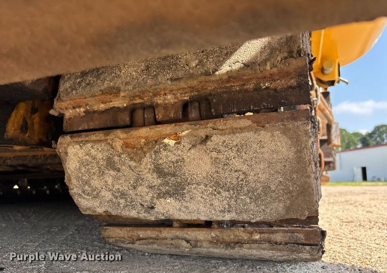 image for item EC3733 2019 Weiler P385B paver