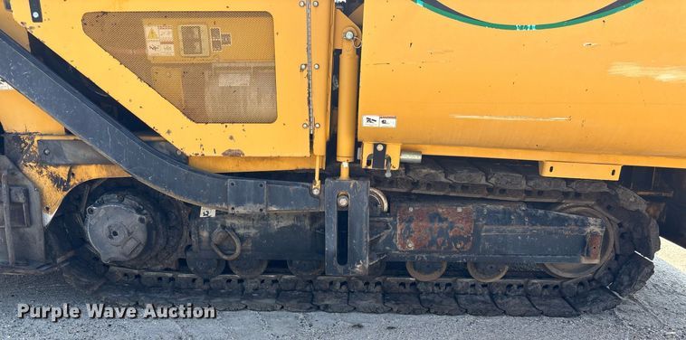 image for item EC3733 2019 Weiler P385B paver