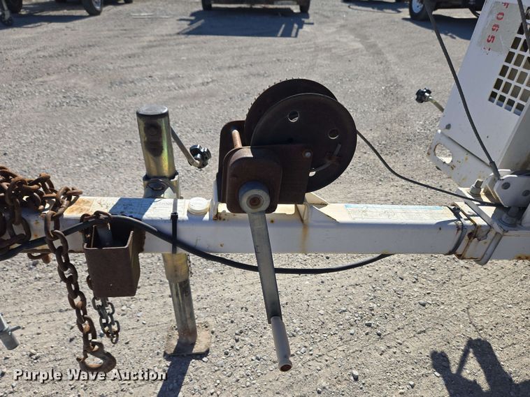 image for item EC4202 2002 Bobcat Daylight light plant