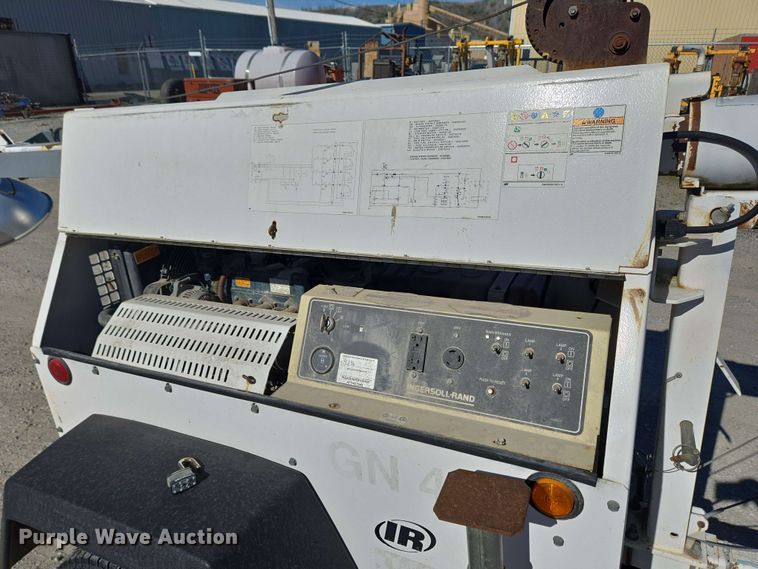 image for item EC4202 2002 Bobcat Daylight light plant