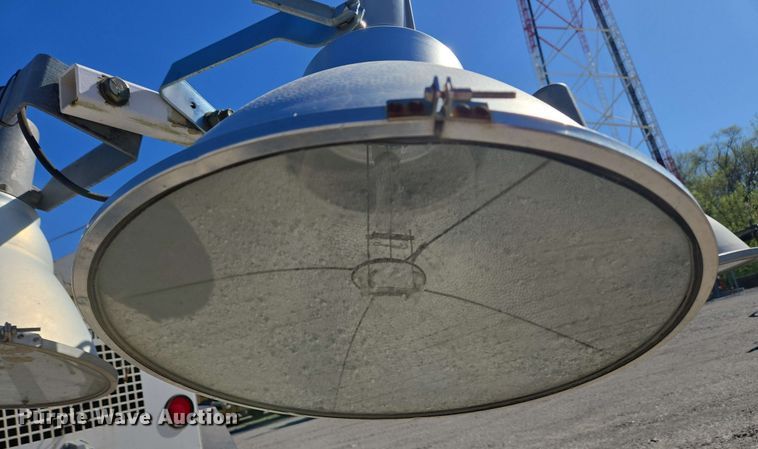 image for item EC4202 2002 Bobcat Daylight light plant