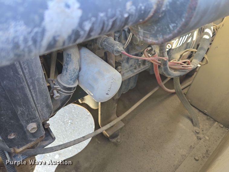 image for item EC4202 2002 Bobcat Daylight light plant