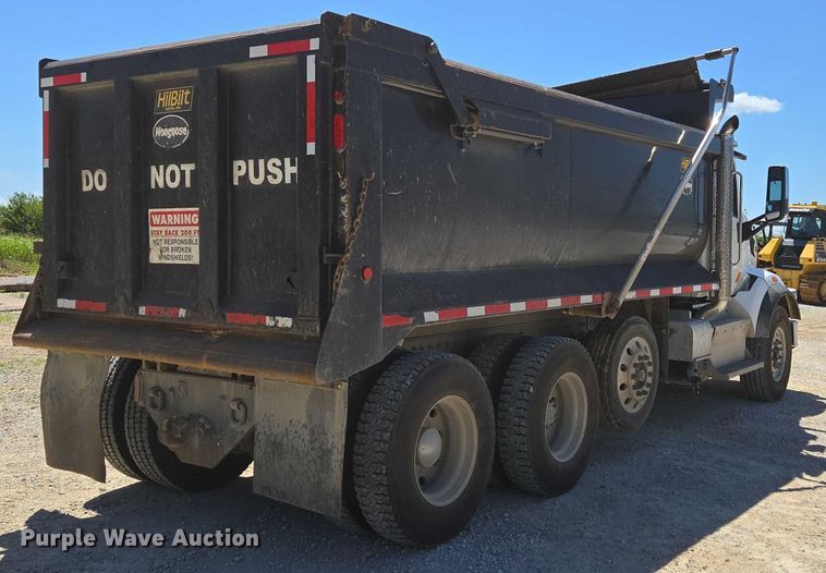 image for item ED2106 2016 Peterbilt 567 dump truck