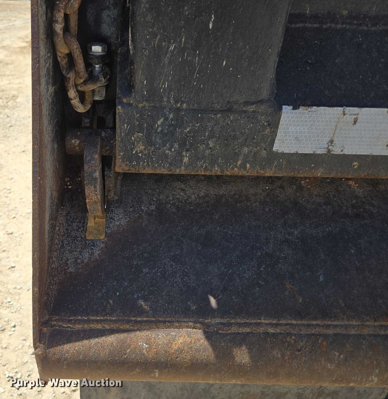 image for item ED2106 2016 Peterbilt 567 dump truck