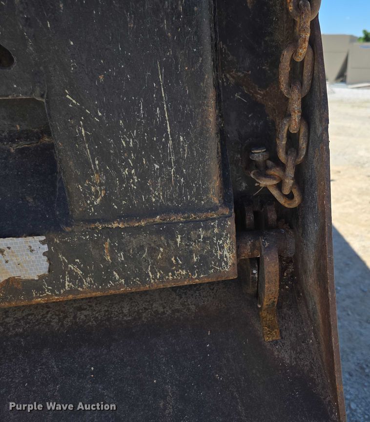 image for item ED2106 2016 Peterbilt 567 dump truck