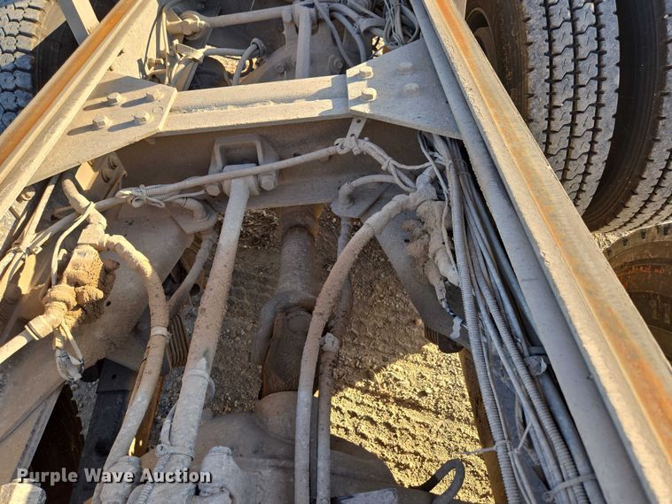 image for item ED2106 2016 Peterbilt 567 dump truck