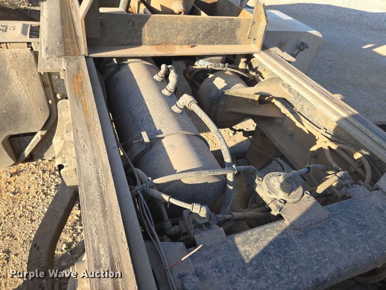 image for item ED2106 2016 Peterbilt 567 dump truck