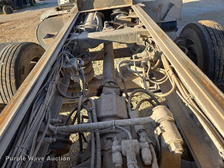 image for item ED2106 2016 Peterbilt 567 dump truck