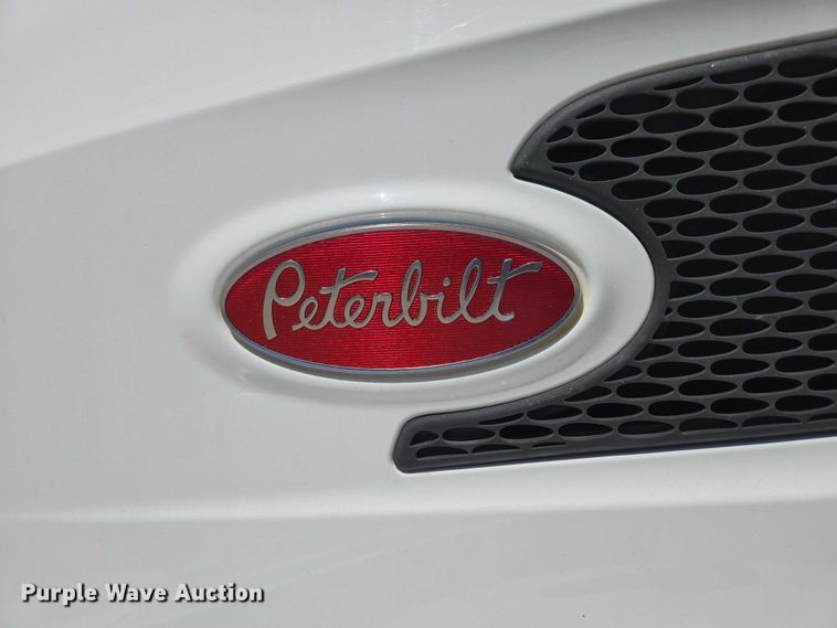 image for item ED2106 2016 Peterbilt 567 dump truck