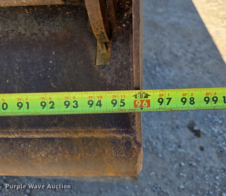 image for item ED2106 2016 Peterbilt 567 dump truck