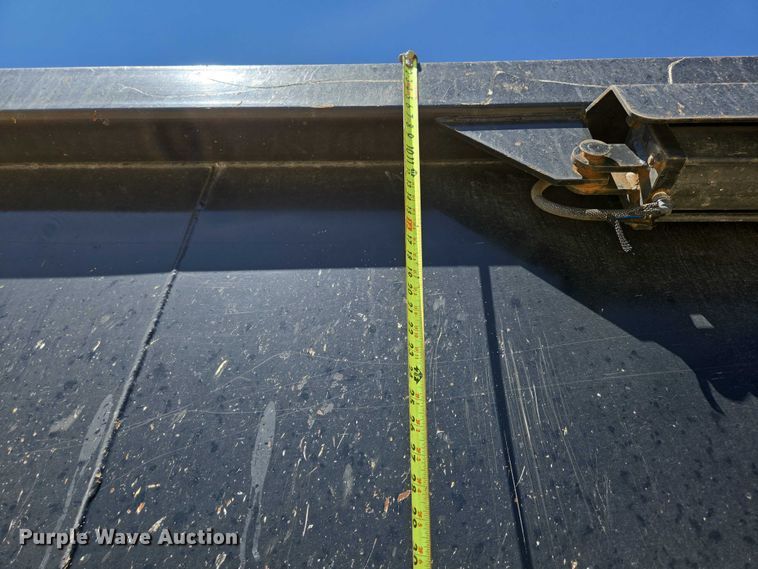 image for item ED2106 2016 Peterbilt 567 dump truck