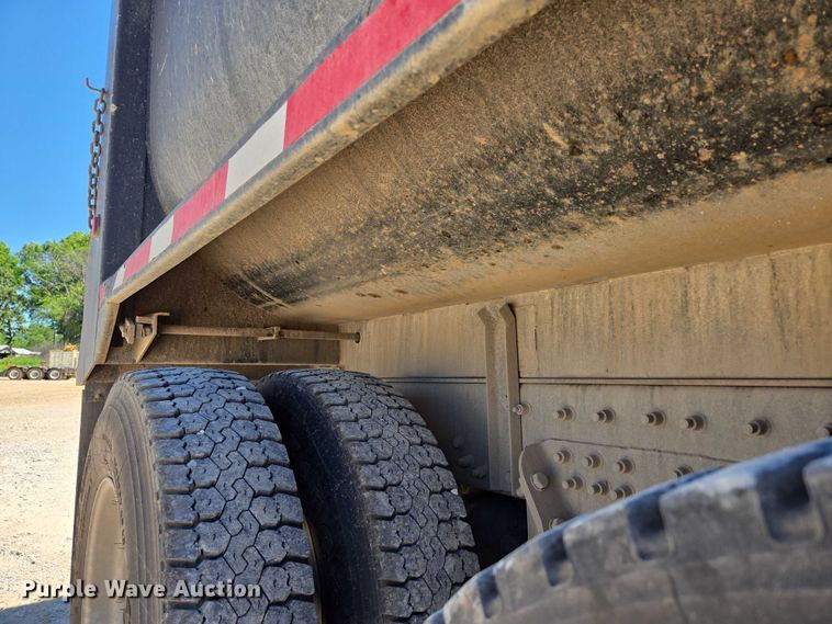 image for item ED2106 2016 Peterbilt 567 dump truck