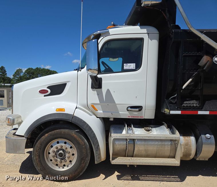 image for item ED2106 2016 Peterbilt 567 dump truck