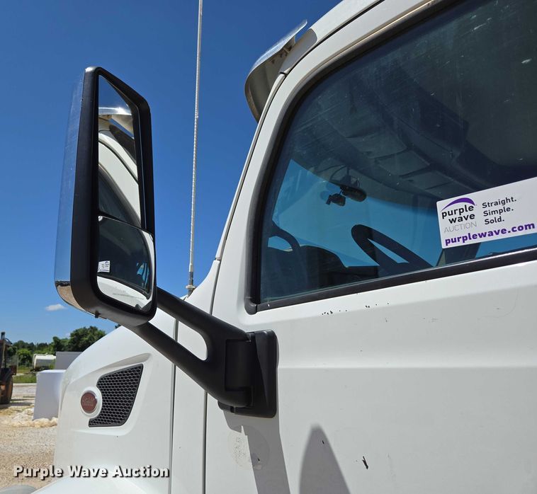 image for item ED2106 2016 Peterbilt 567 dump truck