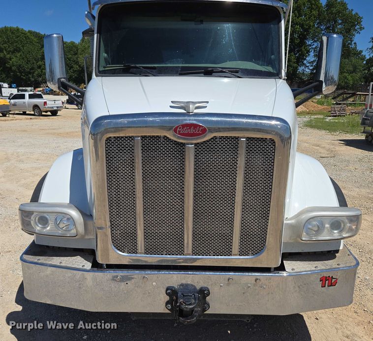 image for item ED2106 2016 Peterbilt 567 dump truck